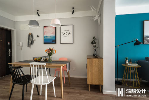 客厅木地板装修效果图不要黑白灰，北欧色彩表达新风尚