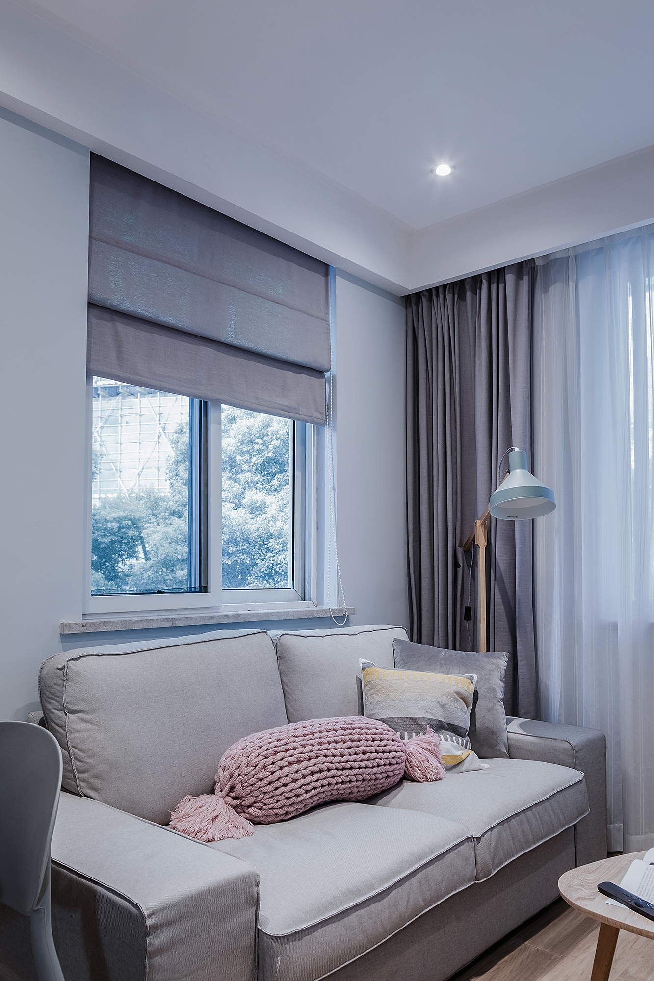 客厅窗帘装修效果图浪漫32平简约小户型客厅设计案现代简约客厅设计图片赏析