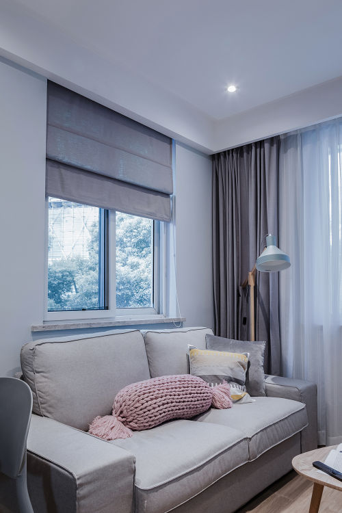 客厅窗帘装修效果图浪漫32平简约小户型客厅设计案