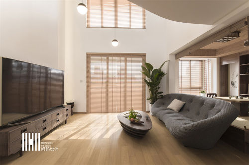 客厅木地板装修效果图温馨200平日式复式客厅效果图复式日式家装装修案例效果图