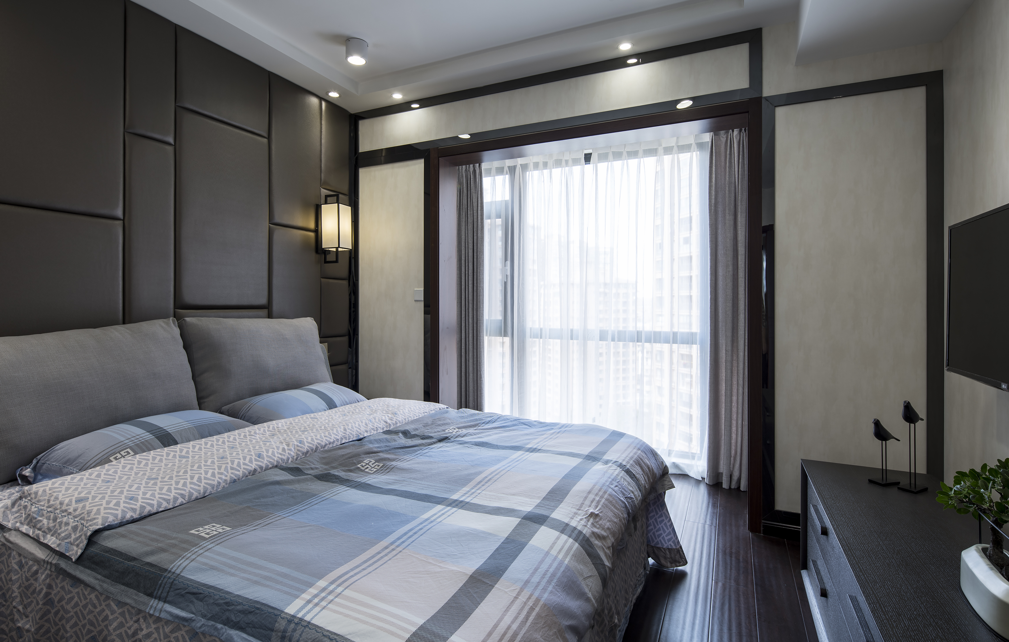 卧室床装修效果图精美149平现代四居卧室布置图现代简约卧室设计图片赏析