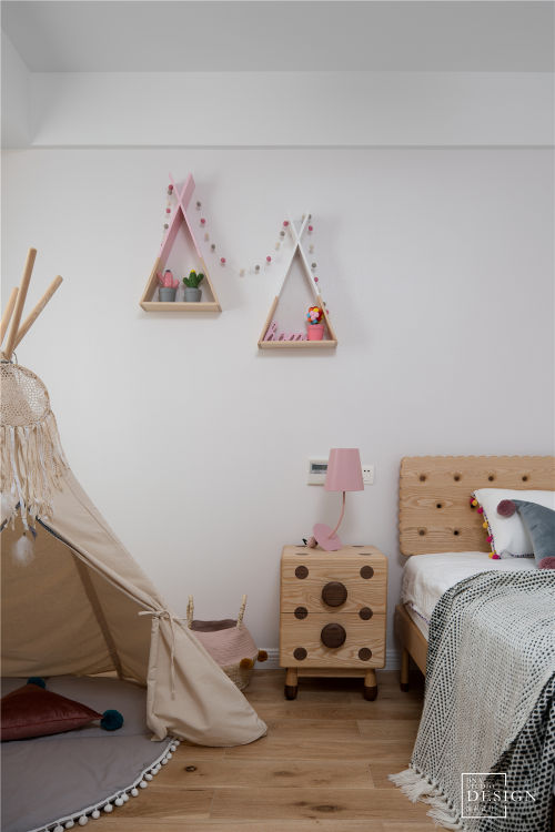 卧室窗帘3装修效果图北欧风复式小楼|丹麦小镇里的童