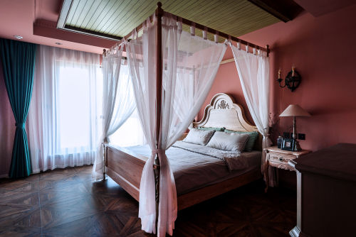 卧室窗帘装修效果图轻奢47平法式复式卧室装修案例