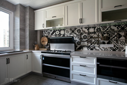 餐厅橱柜装修效果图典雅127平现代三居厨房实景图