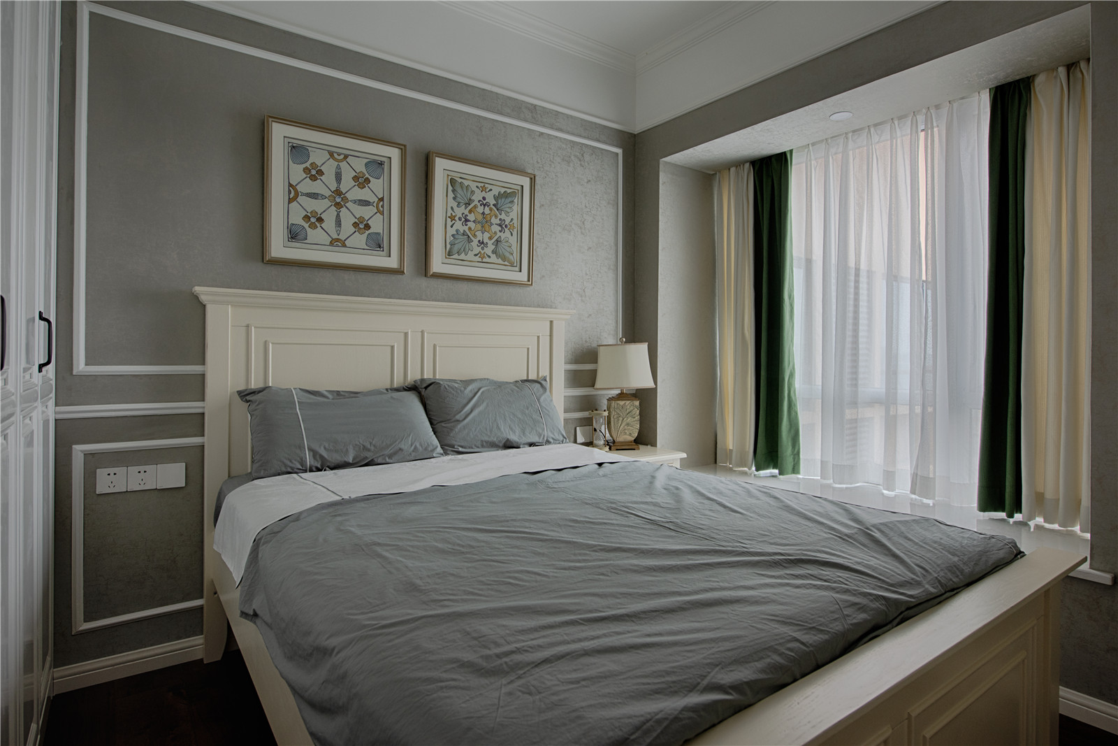 卧室床装修效果图轻奢92平美式三居卧室装修效果美式卧室设计图片赏析