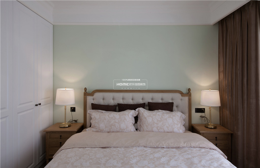 卧室窗帘装修效果图温馨74平美式三居卧室效果图欣美式卧室设计图片赏析