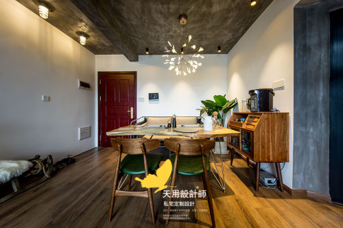 厨房木地板2装修效果图优美54平LOFT二居餐厅实拍