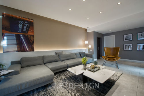 客厅沙发装修效果图温馨91平现代四居客厅实景图