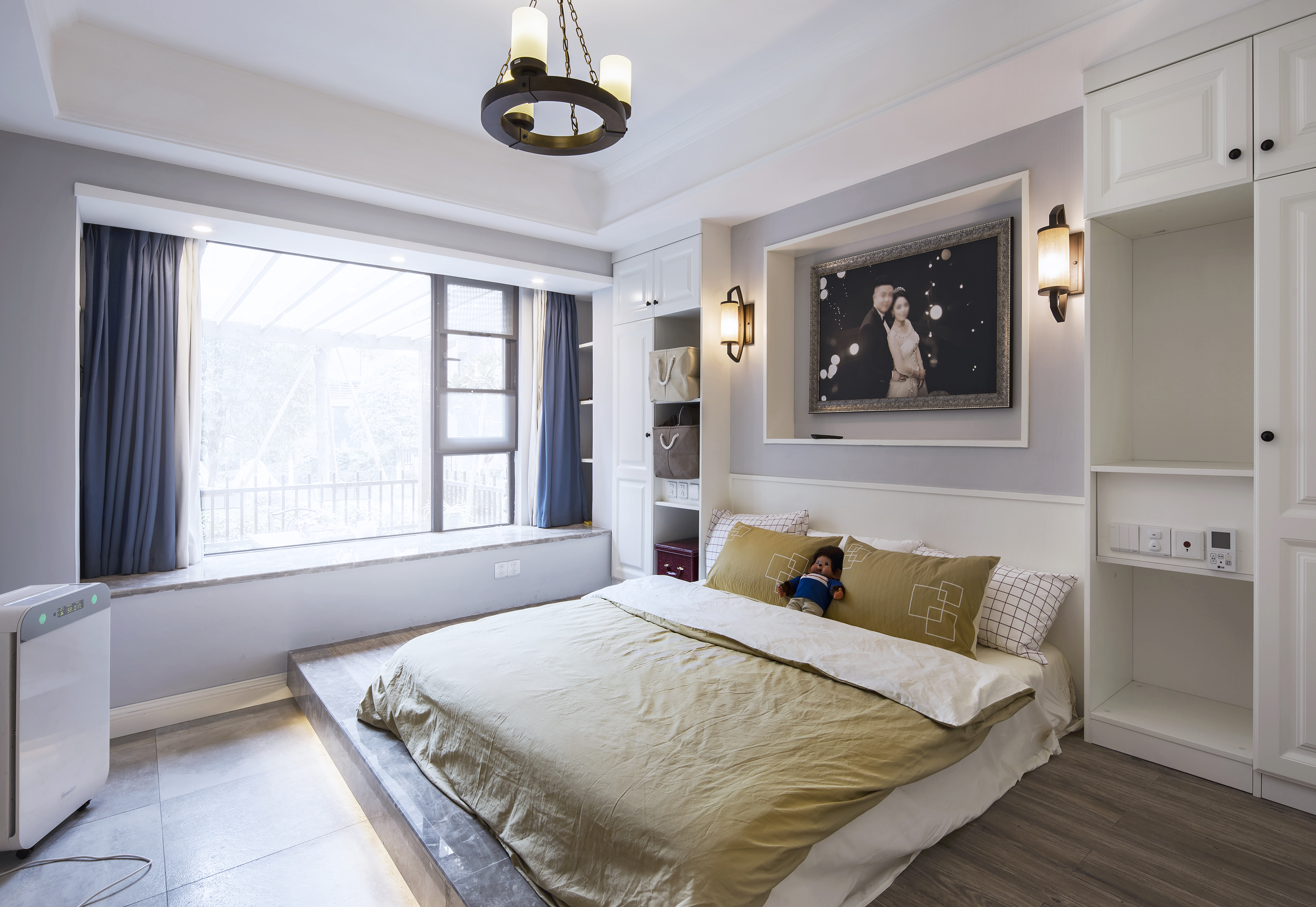 卧室床装修效果图明亮100平美式三居卧室装修美美式经典卧室设计图片赏析