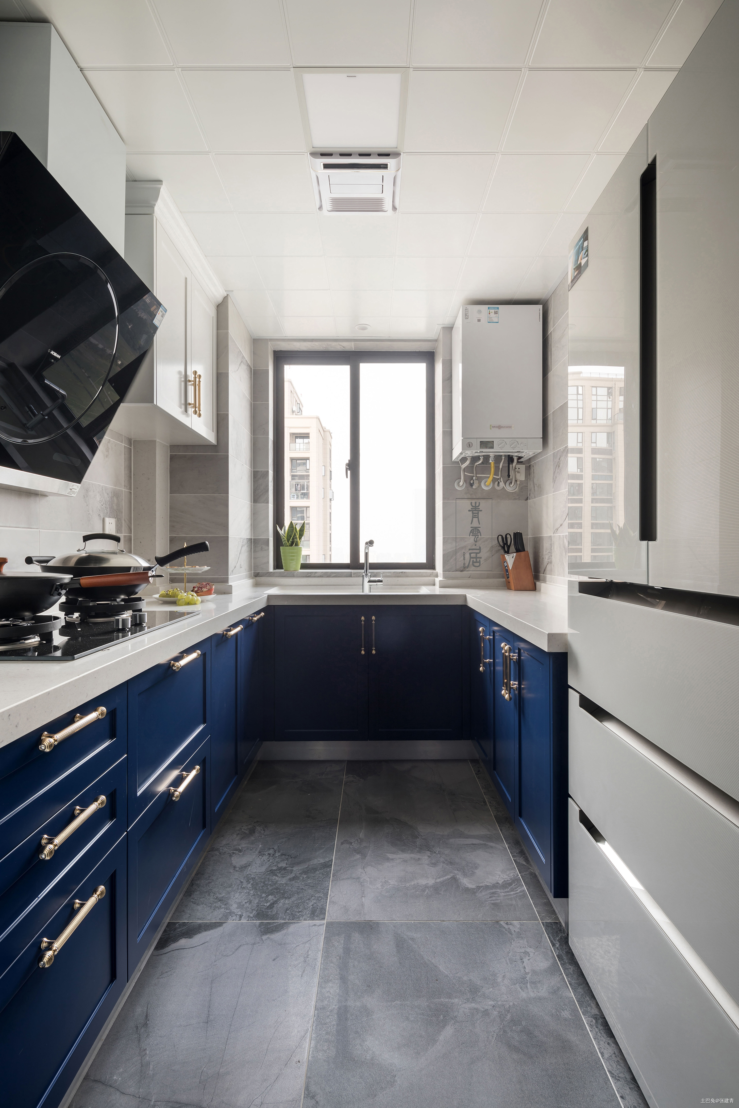 温馨96平美式三居厨房装修设计图美式厨房设计图片赏析
