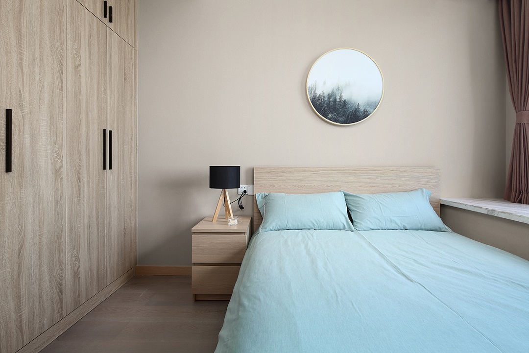 卧室床头柜装修效果图简雅北欧三居主卧设计北欧风卧室设计图片赏析