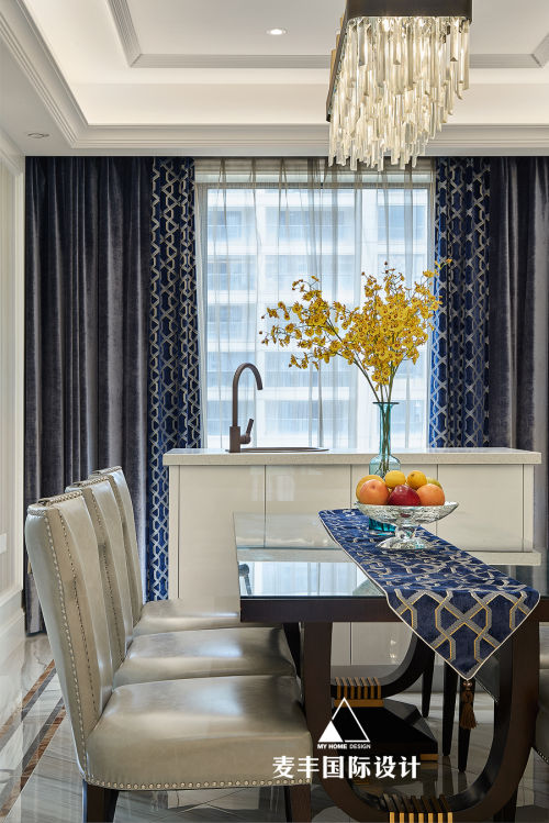 客厅窗帘装修效果图270㎡美式轻奢餐厅吊灯设计