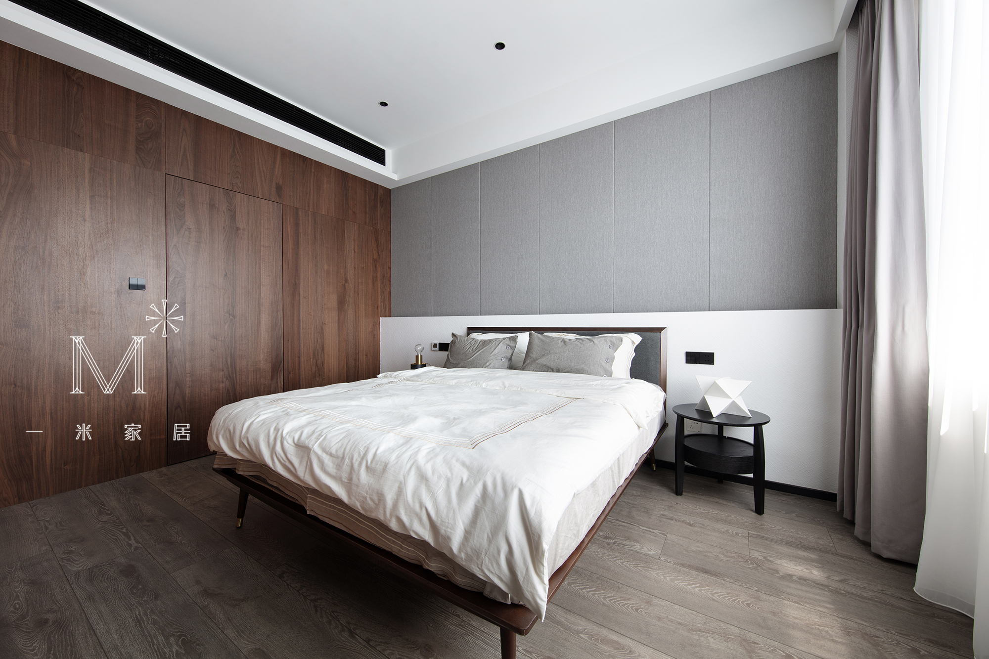 卧室床头柜装修效果图温馨57平现代二居装修图现代简约卧室设计图片赏析