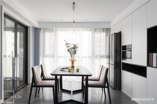 厨房窗帘装修效果图黑白现代四居餐厅设计