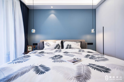 蓝色卧室床头柜装修效果图大气111平北欧三居卧室案例图