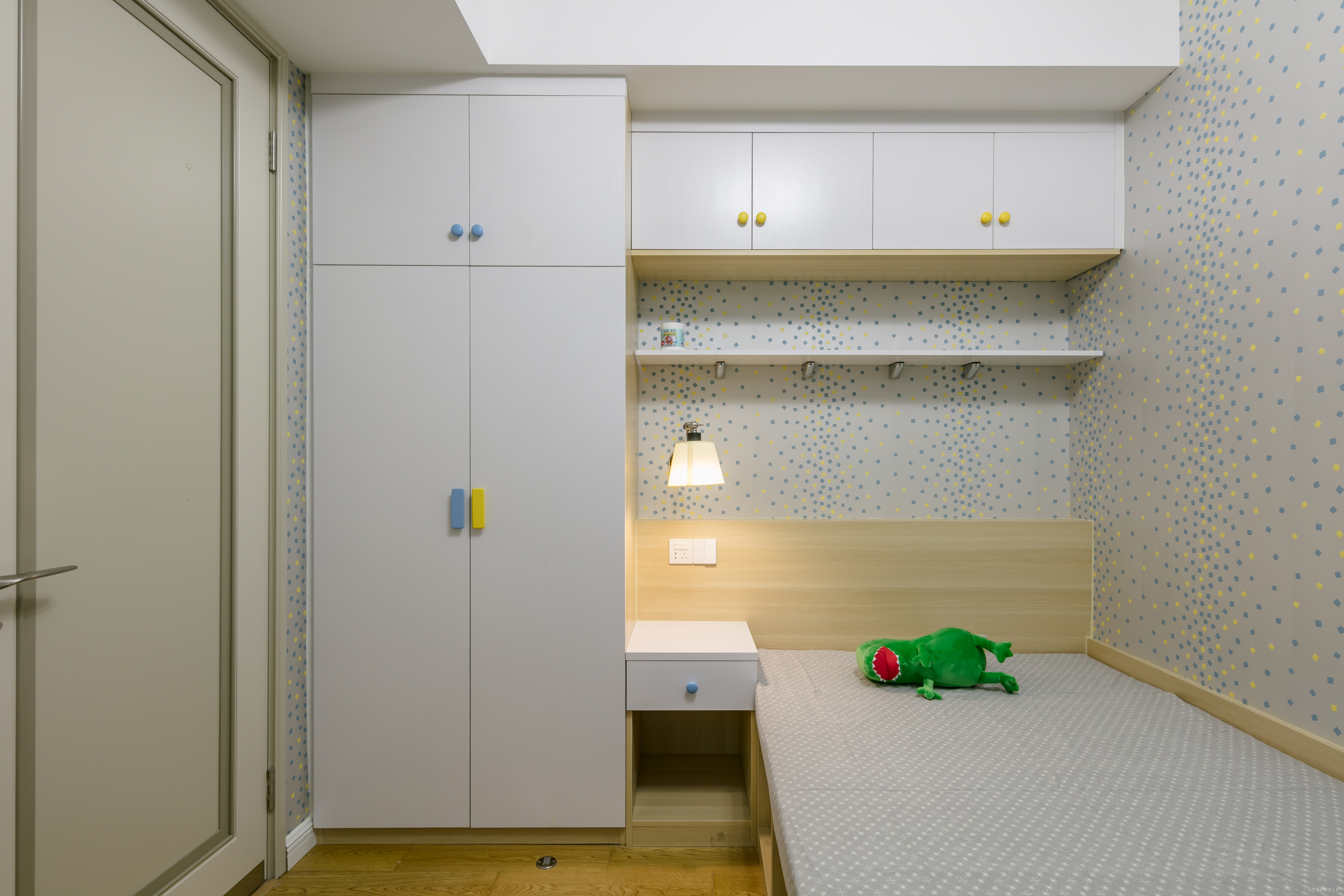 精致91平简约三居儿童房设计图现代简约卧室设计图片赏析