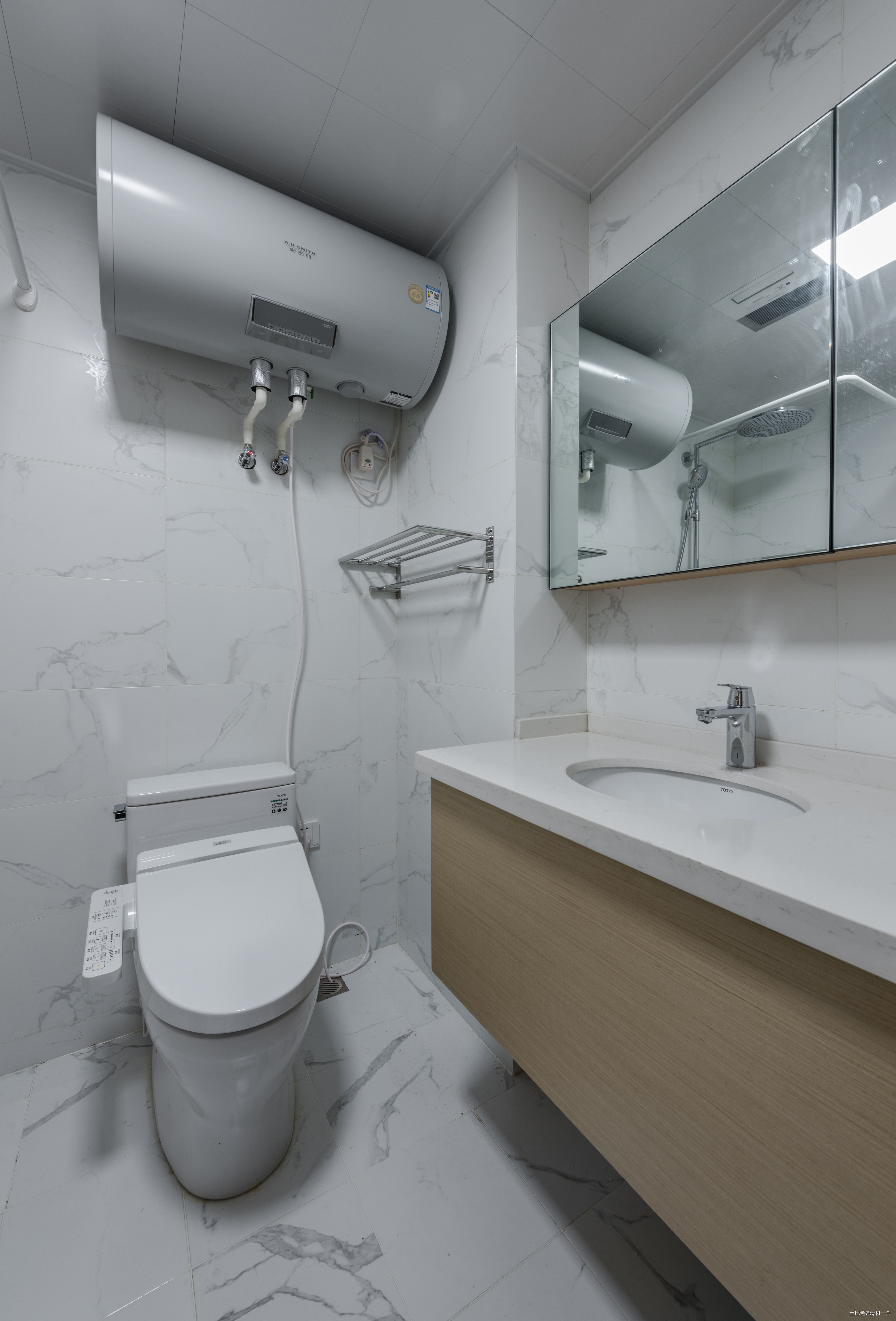 77平米现代风卫浴洗手台设计现代简约卫生间设计图片赏析