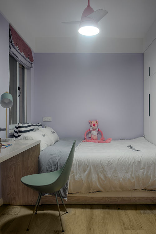 卧室木地板装修效果图简洁110平现代三居儿童房实拍