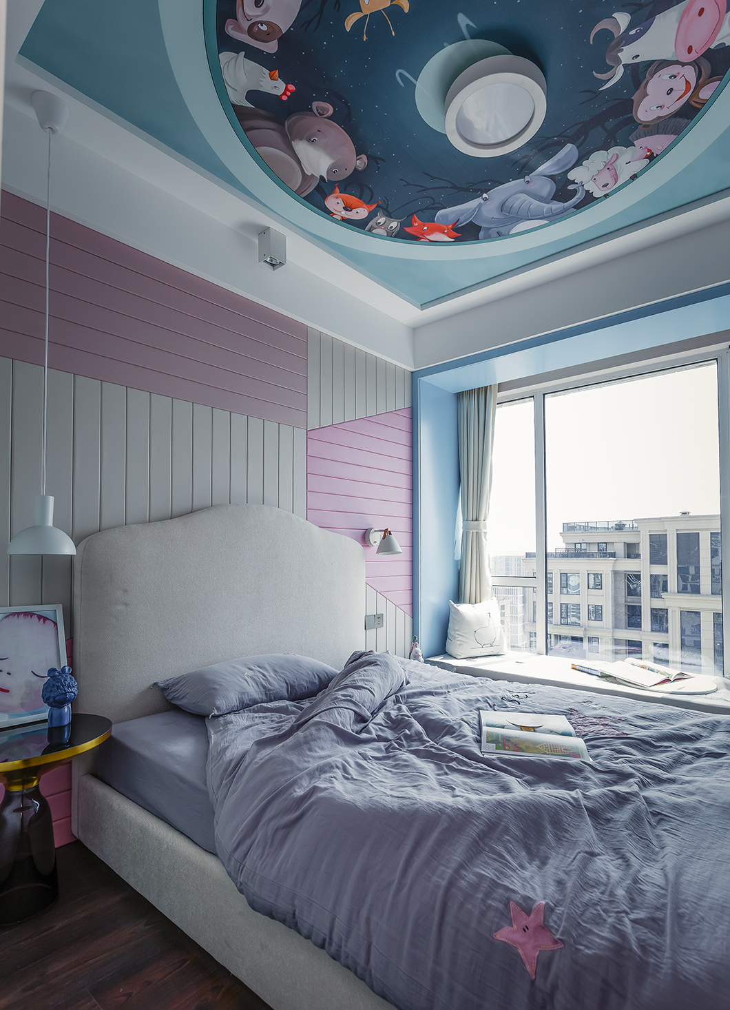卧室木地板装修效果图质朴108平现代三居儿童房装修现代简约卧室设计图片赏析