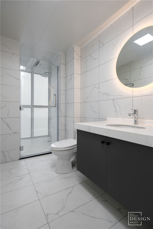 卫生间马桶装修效果图极简空间现代卫浴洗手台设计图