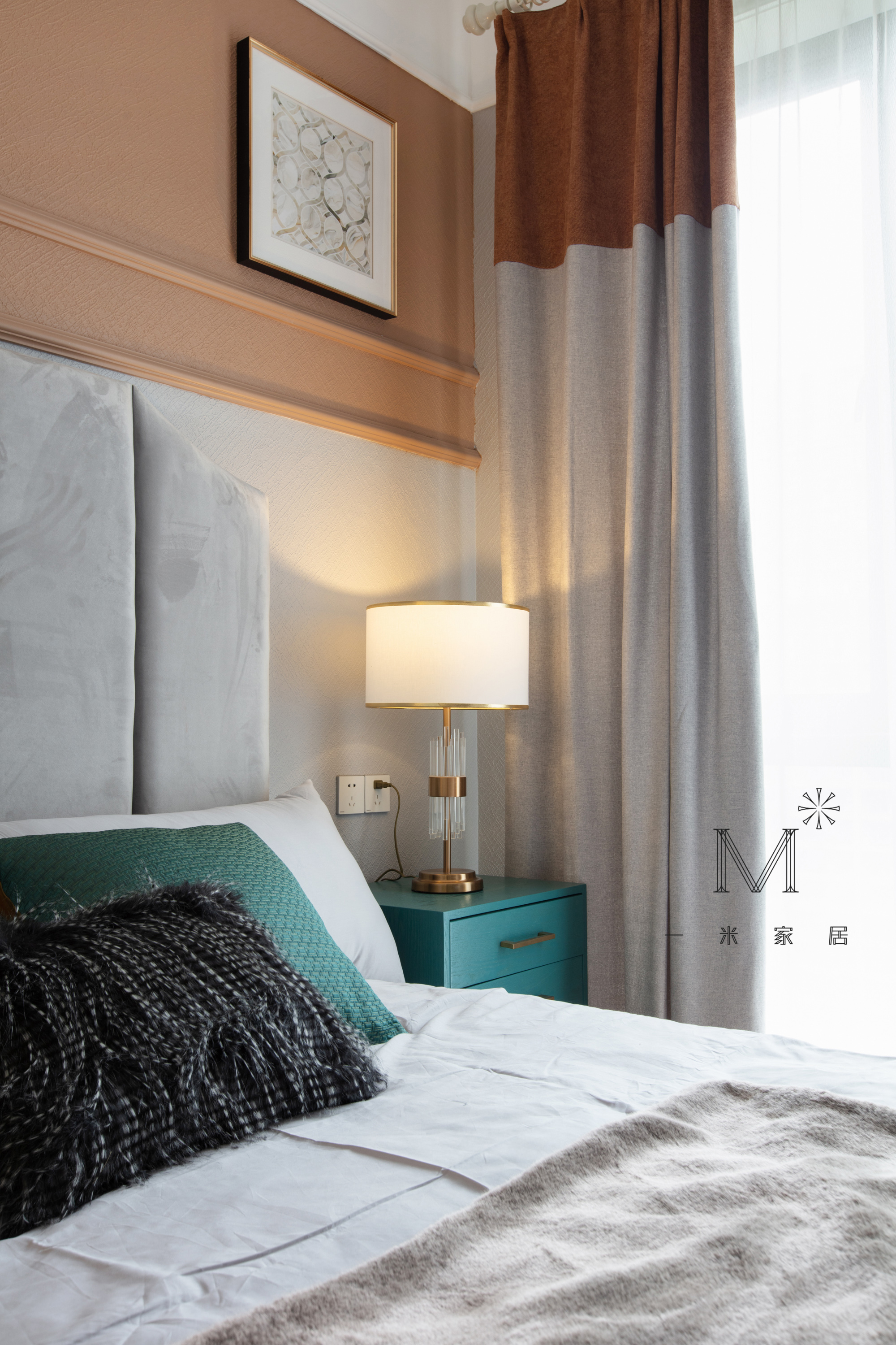 卧室窗帘1装修效果图【一米家居】海边的麦穗155㎡现代简约卧室设计图片赏析