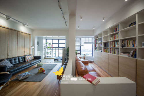 优美92平日式二居书房装饰美图客厅木地板81-100m²二居日式家装装修案例效果图