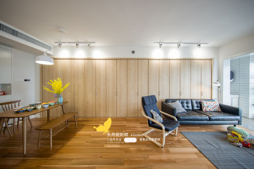 客厅木地板1装修效果图明亮62平日式二居客厅装修案例