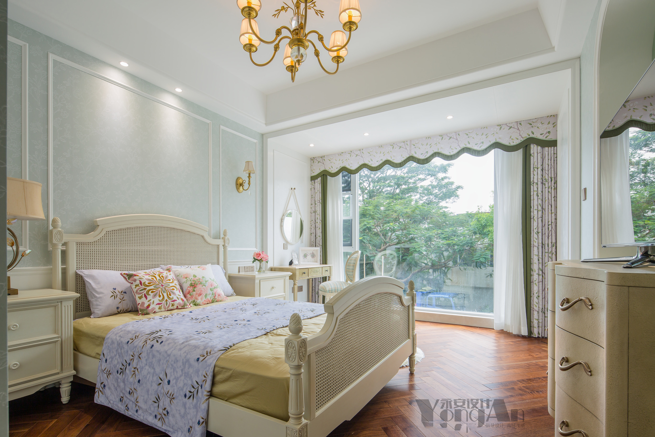 卧室窗帘装修效果图美式别墅女儿房设计图美式经典卧室设计图片赏析