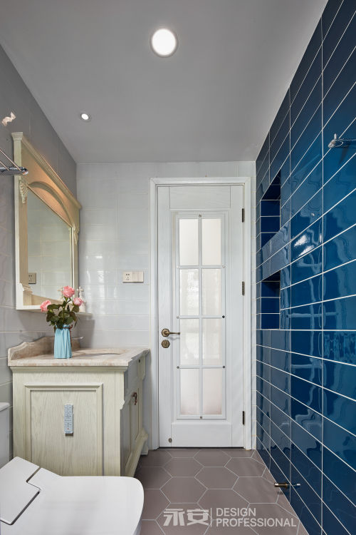 卫生间2装修效果图经典美式卫浴设计实景图片