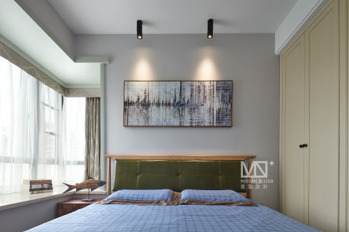 卧室床装修效果图轻奢120平现代三居卧室装饰图