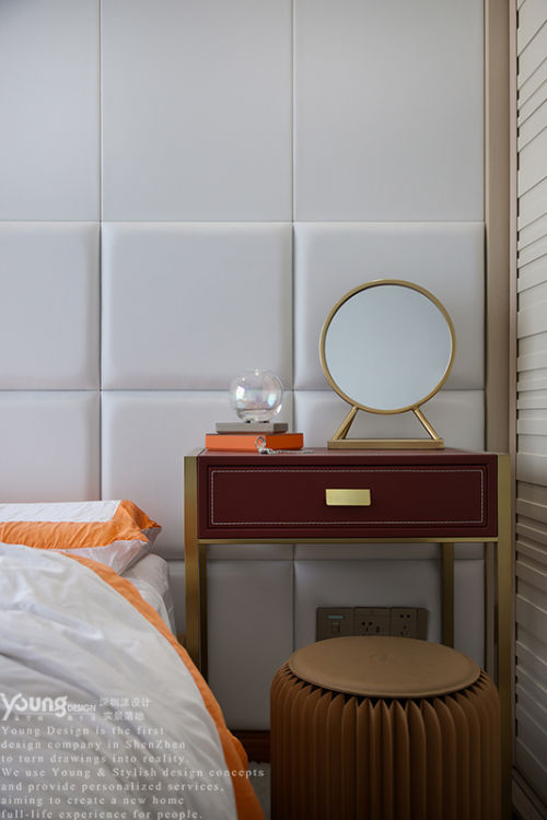 卧室床头柜4装修效果图精美97平现代三居卧室案例图