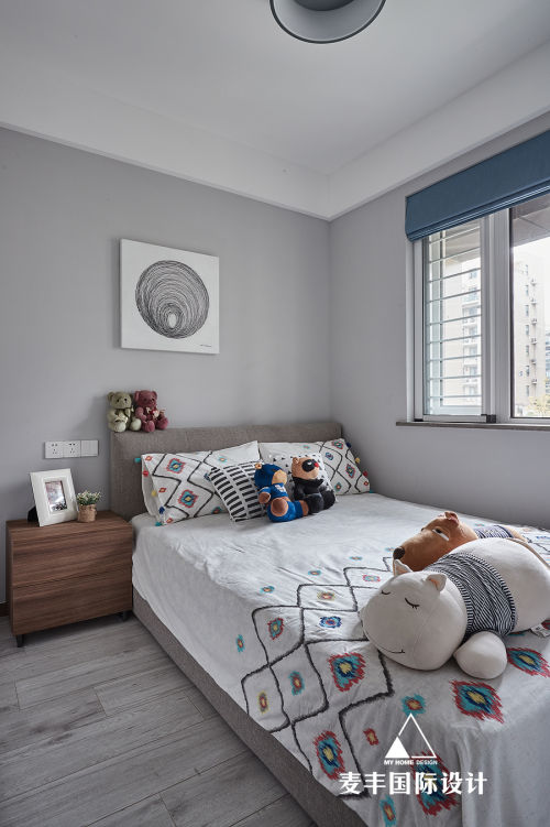 卧室木地板1装修效果图简约现代儿童房实景图片
