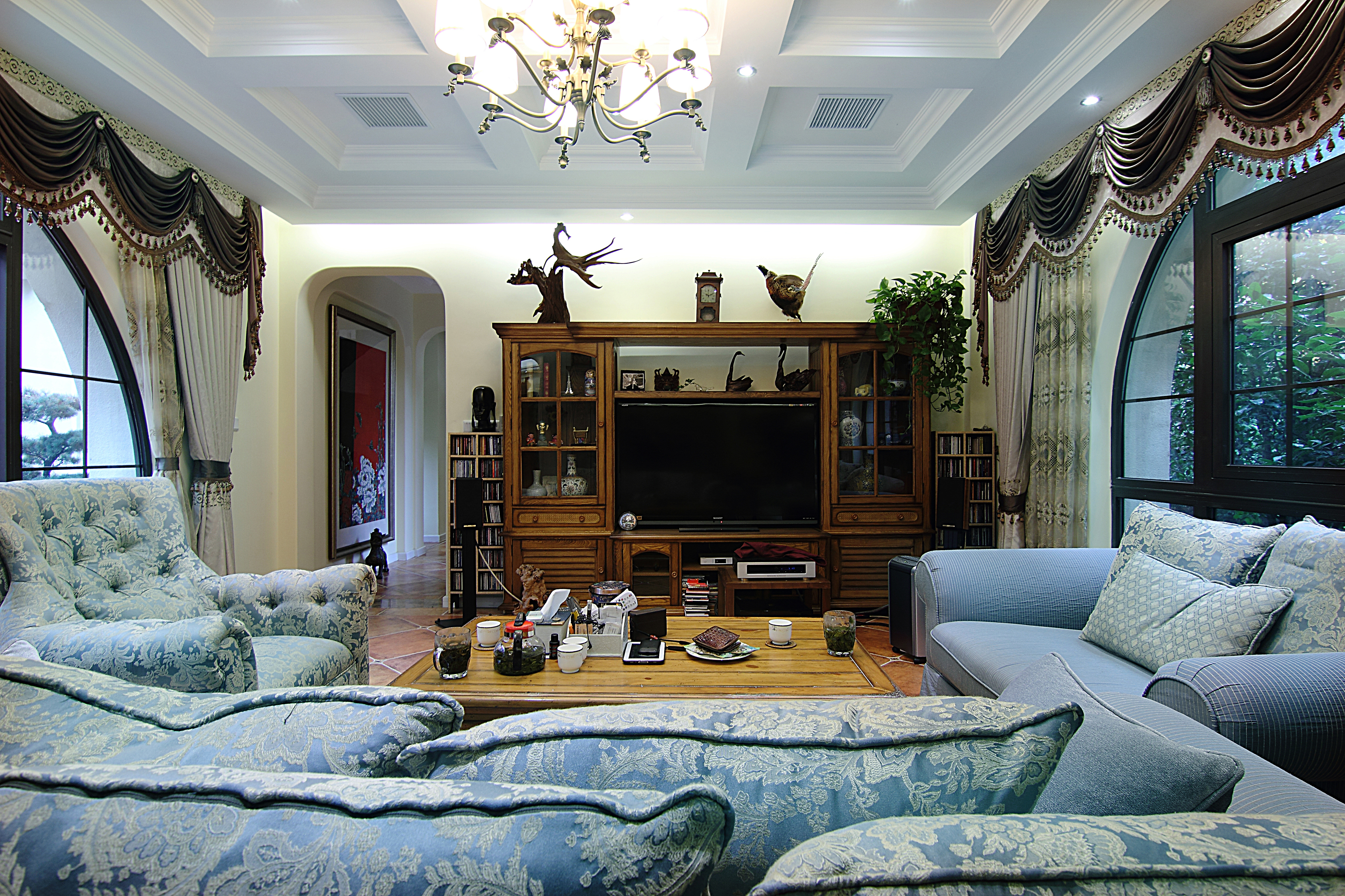 客厅电视背景墙2装修效果图浪漫230平美式别墅客厅设计效美式客厅设计图片赏析