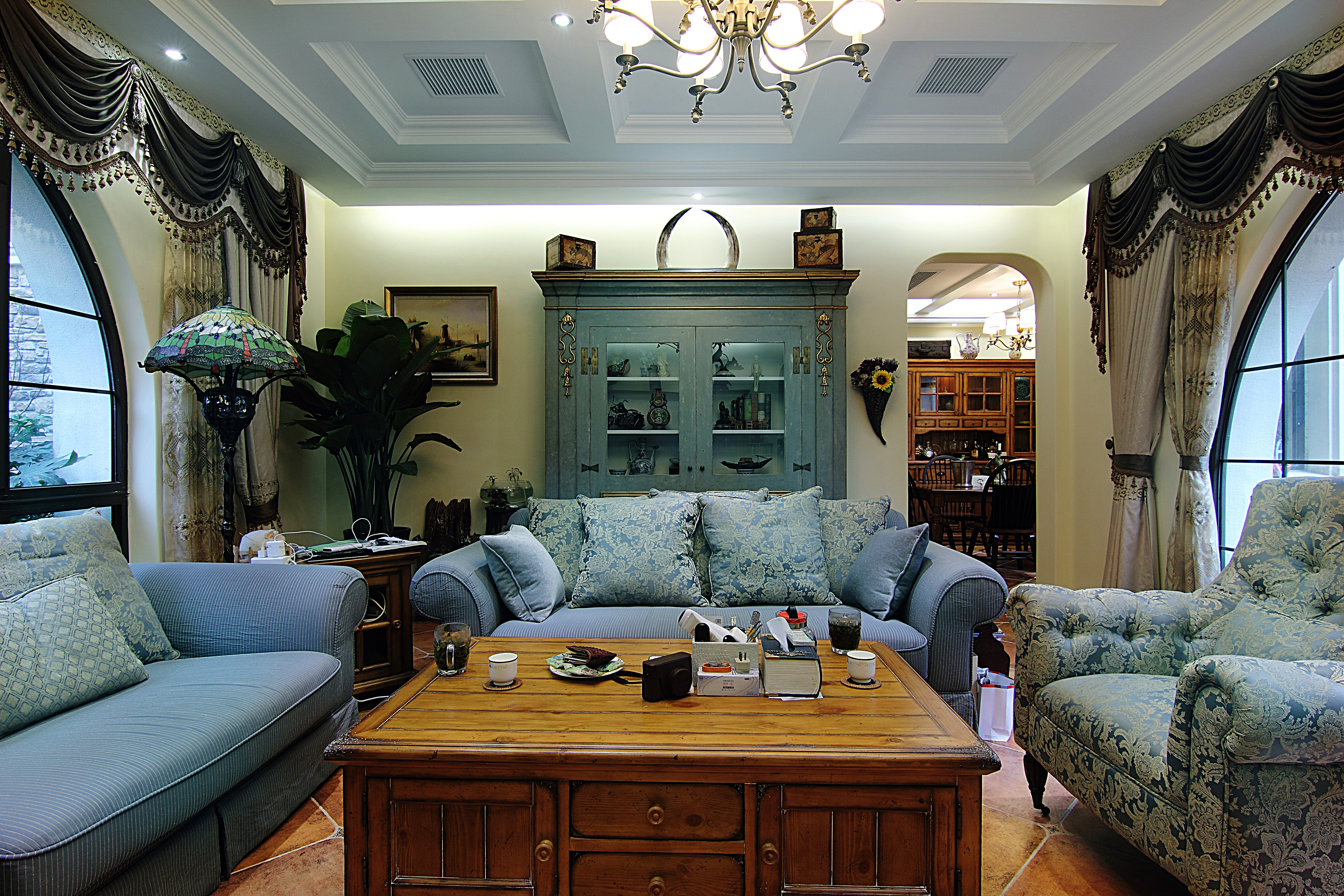客厅茶几装修效果图温馨744平美式别墅客厅设计美美式客厅设计图片赏析
