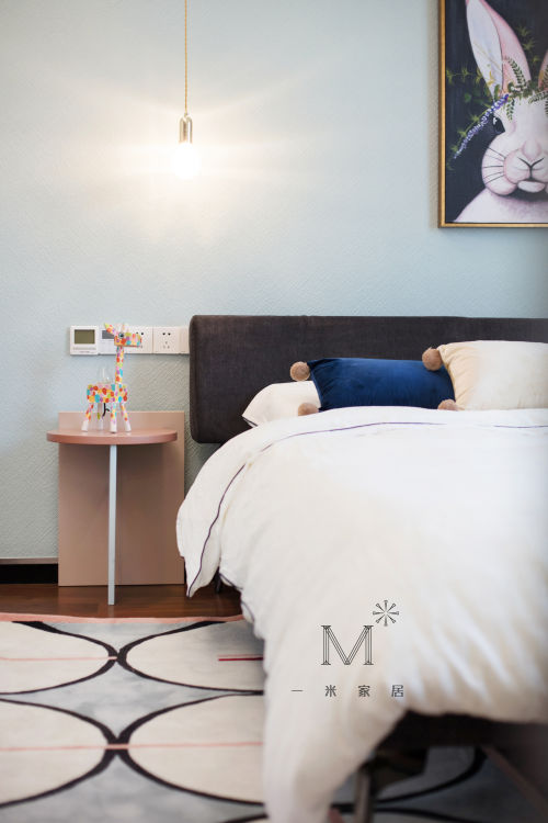 卧室床头柜装修效果图典雅54平现代二居装潢图