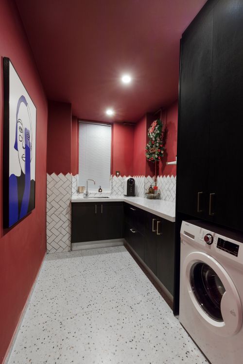 紅色餐廳瓷磚裝修效果圖溫馨63平混搭二居廚房裝修圖片