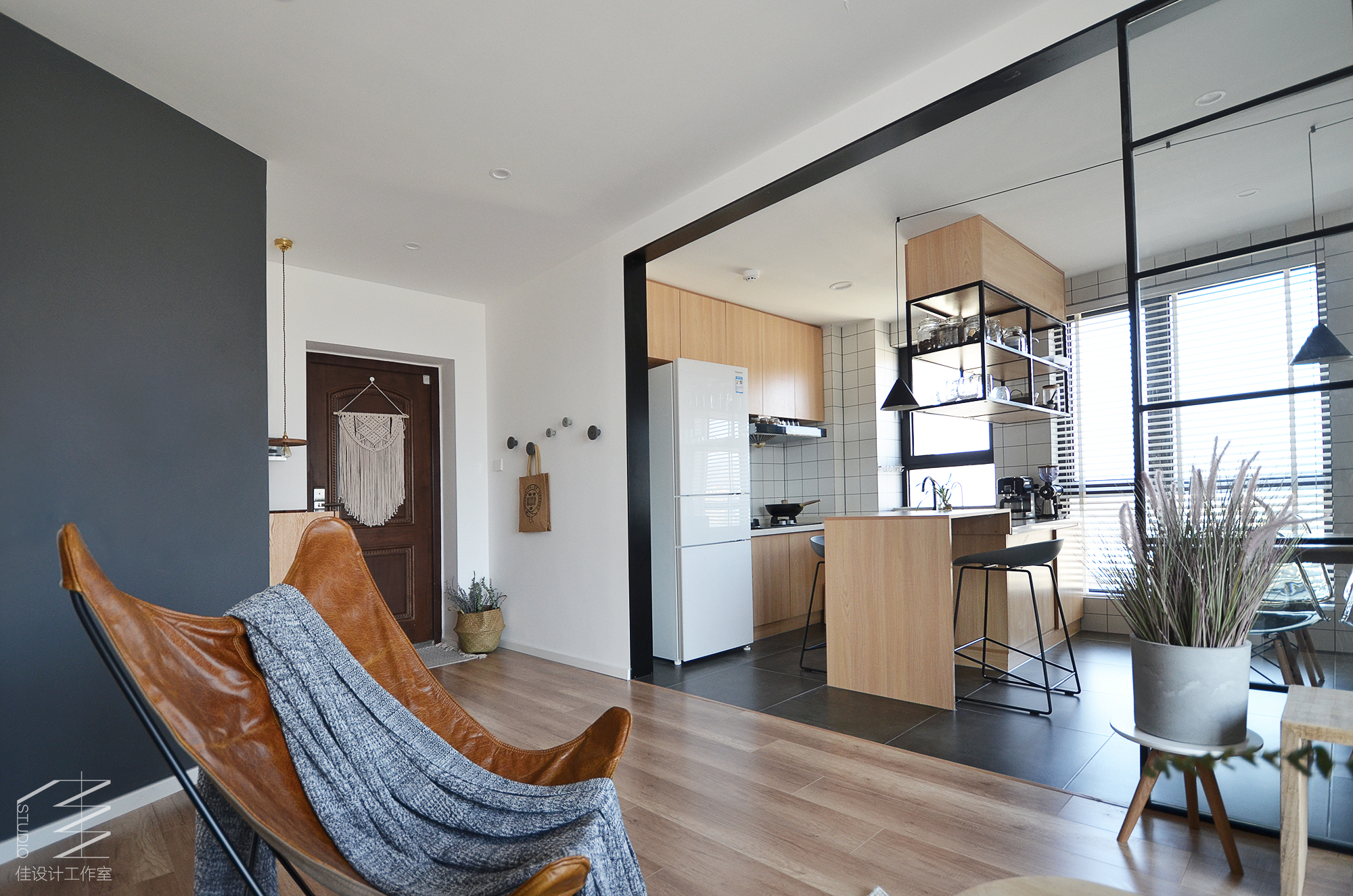 客厅木地板3装修效果图青岛小户型家装设计北欧混搭风混搭客厅设计图片赏析