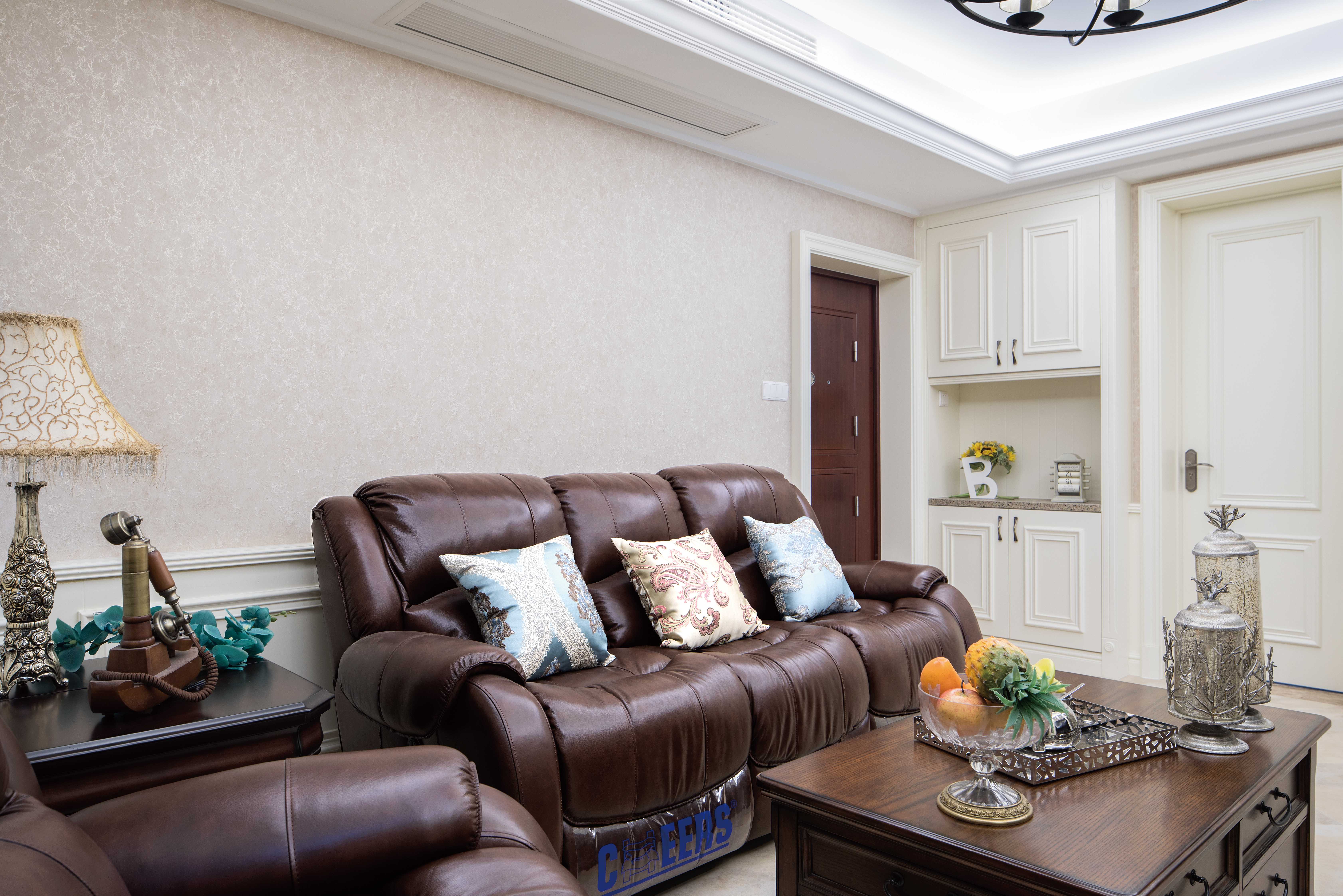 客厅沙发装修效果图香江华庭150㎡小美风格美式客厅设计图片赏析