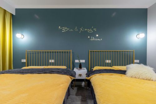 卧室床1装修效果图年轻化混搭风双人儿童房设计