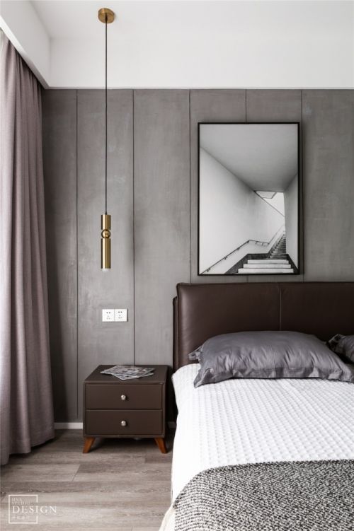 卧室床头柜装修效果图现代风卧室吊灯图片