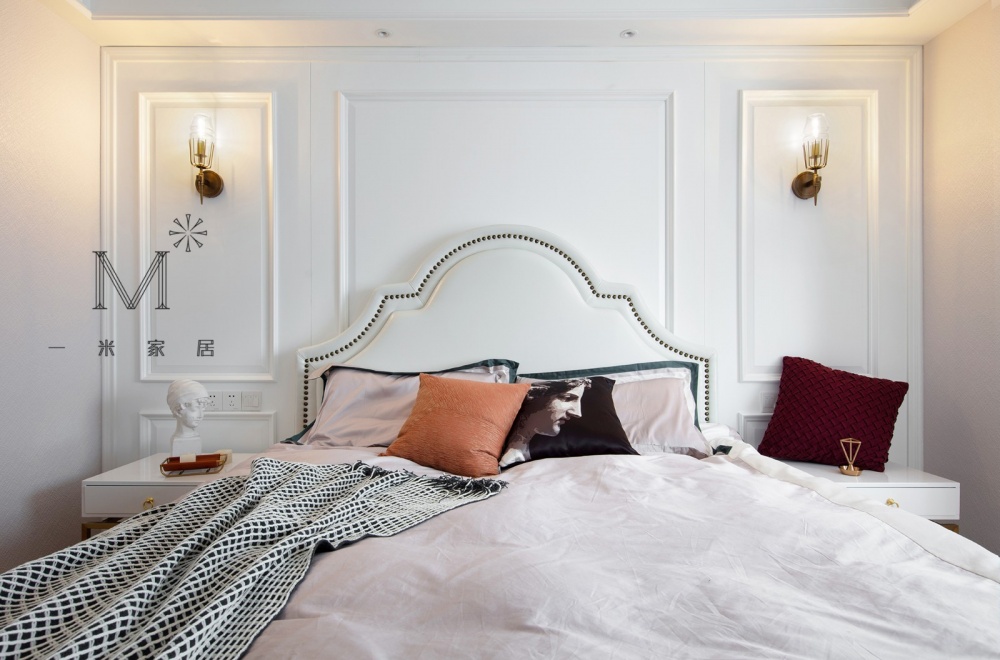 卧室窗帘2装修效果图清新简美式卧室壁灯图片美式卧室设计图片赏析