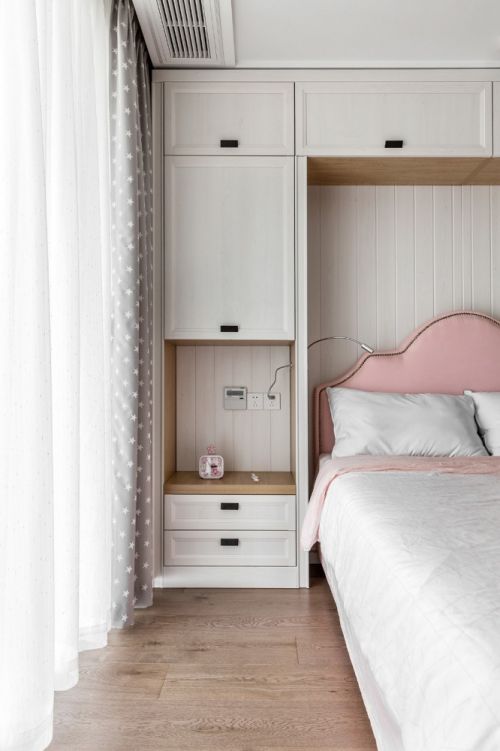 四居中式风卧室储物柜设计图片卧室床头柜