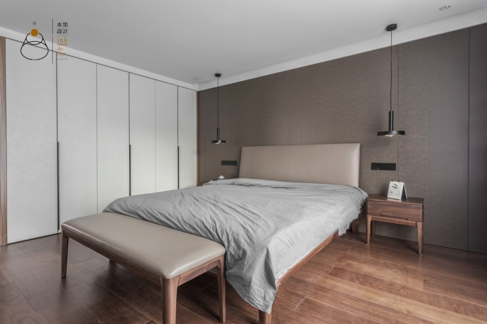卧室床1装修效果图300㎡复式卧室吊灯图现代简约卧室设计图片赏析