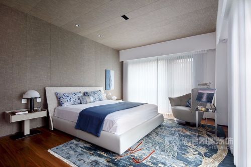 卧室木地板装修效果图280平现代风格装修实景案例