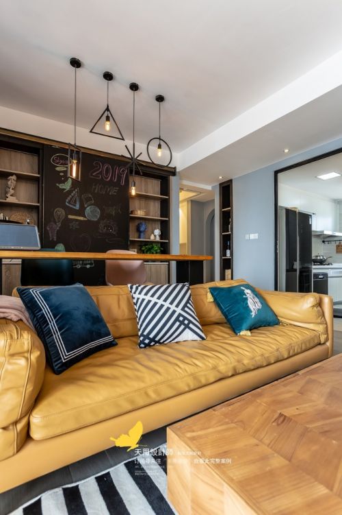 橙色客厅沙发装修效果图天用设计·北欧复古风|繁华笑语
