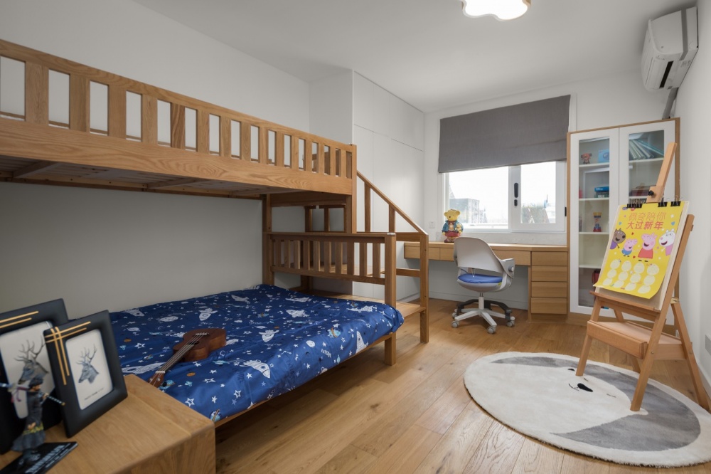 卧室木地板装修效果图舒适日式风儿童房设计日式卧室设计图片赏析
