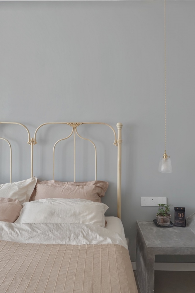 卧室床头柜2装修效果图「尔雅」日子如诗优雅精致现代简约卧室设计图片赏析