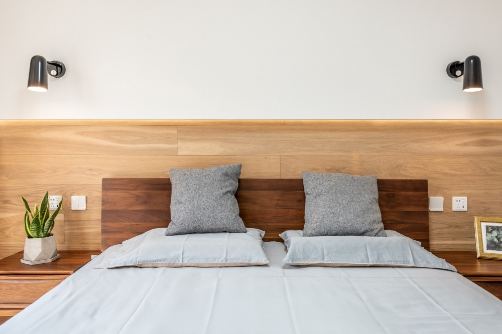 卧室床4装修效果图原木环保新生活，三代同堂共享天北欧风卧室设计图片赏析