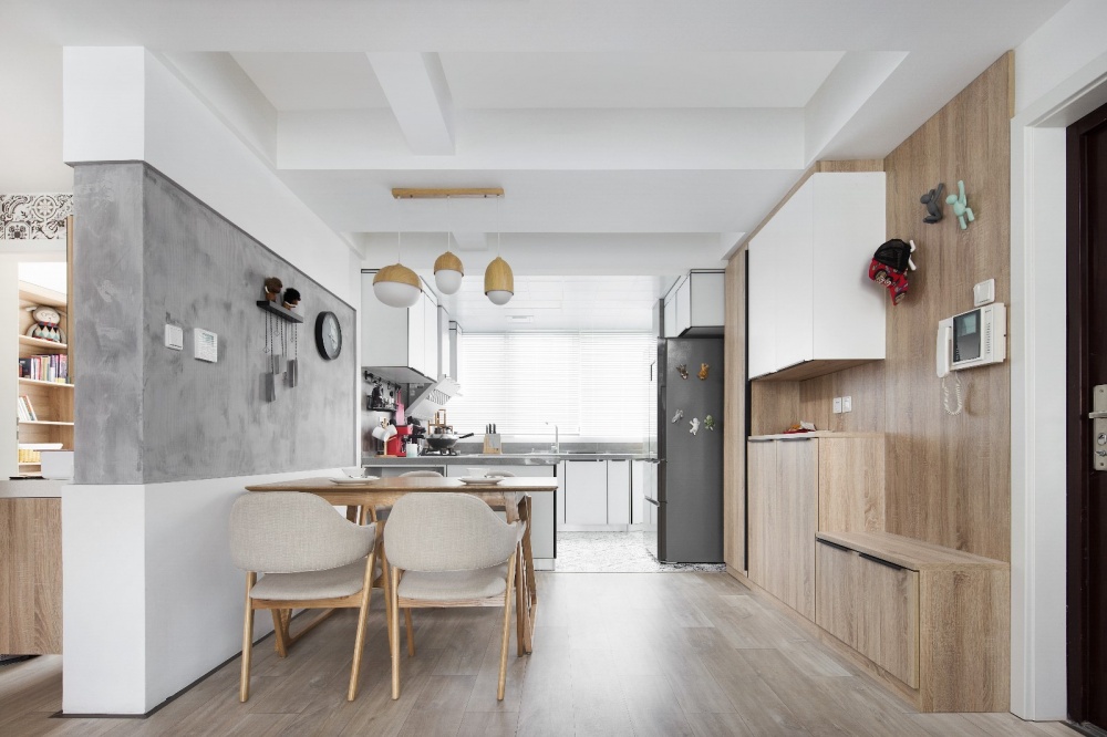 厨房木地板1装修效果图游走于灰色调现代简约餐厅设计图片赏析