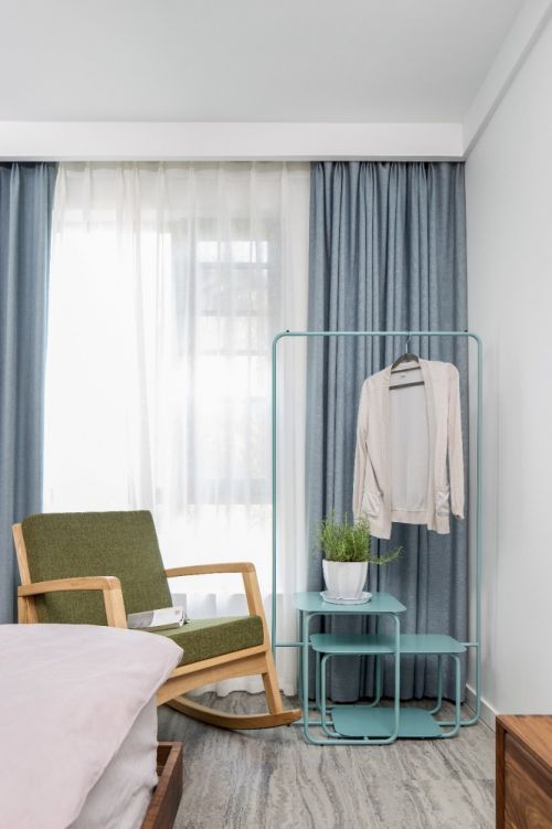 卧室窗帘4装修效果图大气灰白调，越清新简约越自然温